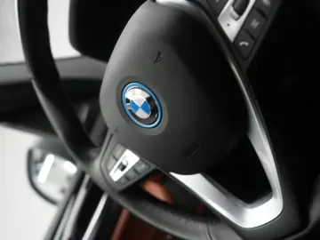 BMW X3 30e xDrive  Kamera HUD H&K