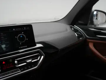 BMW X3 30e xDrive  Kamera HUD H&K