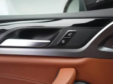 BMW X3 30e xDrive  Kamera HUD H&K