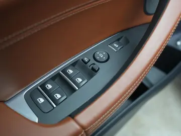 BMW X3 30e xDrive  Kamera HUD H&K