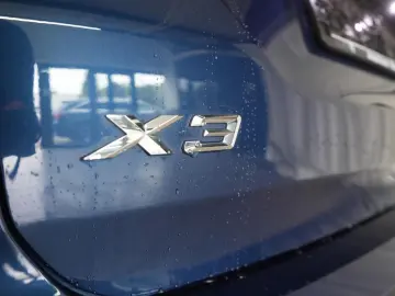 BMW X3 30e xDrive  Kamera HUD H&K