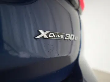 BMW X3 30e xDrive  Kamera HUD H&K