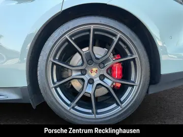 PORSCHE Taycan GTS Active-Ride