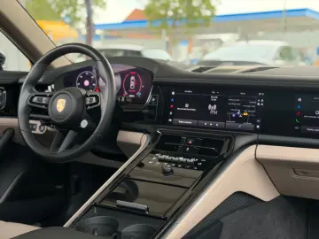 PORSCHE Panamera 4  SPORT DESIGN MASSAGE