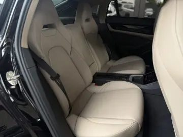 PORSCHE Panamera 4  SPORT DESIGN MASSAGE