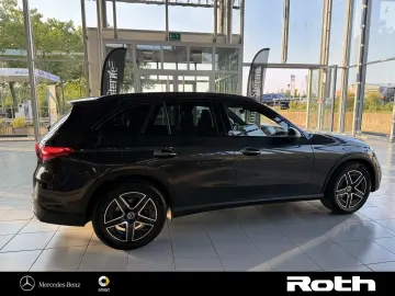 MERCEDES-BENZ GLC 300 AMG Pano AHK Night Winterp Dig…