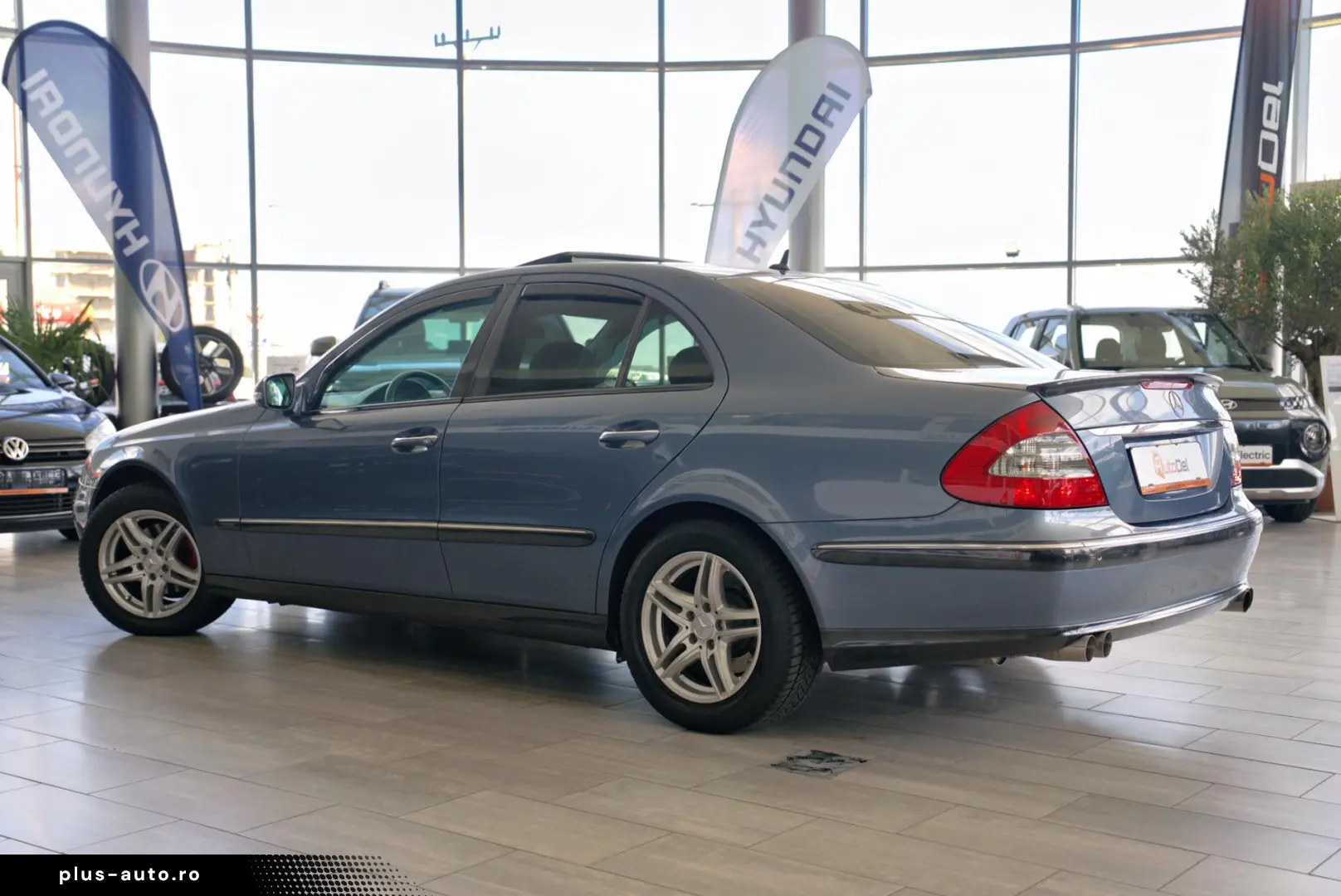 Mercedes-Benz E-Class E200 Kompressor W211 Elegance