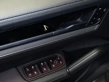 PORSCHE Cayenne E-Hybrid Coupe   el. AHK   HD-Matrix LED
