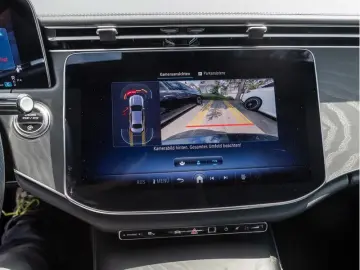 MERCEDES-BENZ E 220 d 4M AMG-Sport LED Cam Night Totw Distr