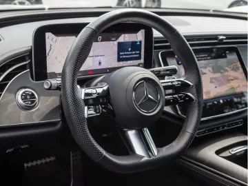 MERCEDES-BENZ E 220 d 4M AMG-Sport LED Cam Night Totw Distr