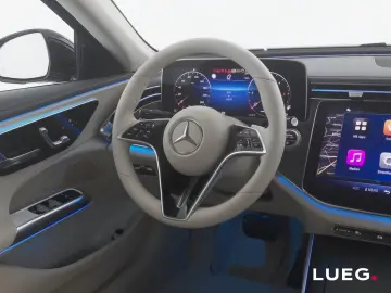 MERCEDES-BENZ E 220 d 4M Avantgarde MBUX DLight Mem …
