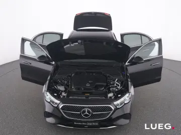 MERCEDES-BENZ E 220 d 4M Avantgarde MBUX DLight Mem …