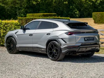 LAMBORGHINI Performante MY 25