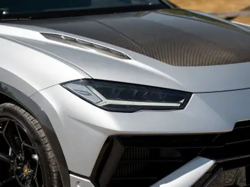 LAMBORGHINI Performante MY 25