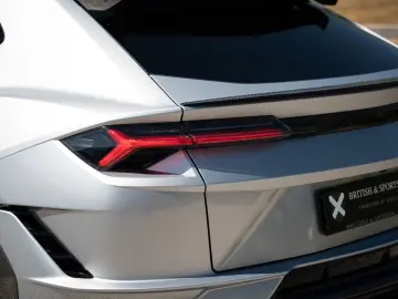 LAMBORGHINI Performante MY 25
