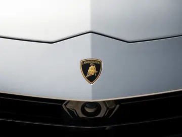 LAMBORGHINI Performante MY 25
