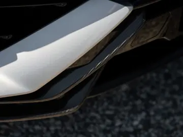 LAMBORGHINI Performante MY 25