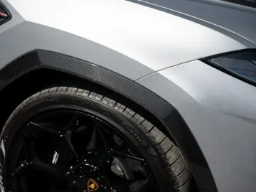 LAMBORGHINI Performante MY 25