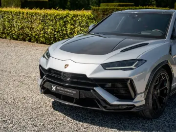 LAMBORGHINI Performante MY 25