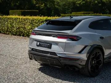 LAMBORGHINI Performante MY 25
