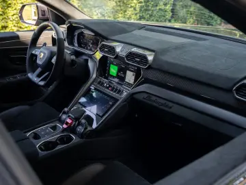 LAMBORGHINI Performante MY 25