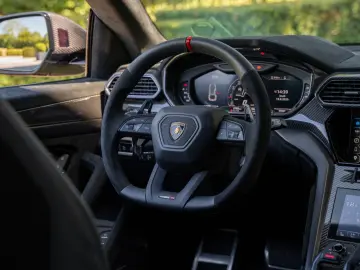 LAMBORGHINI Performante MY 25