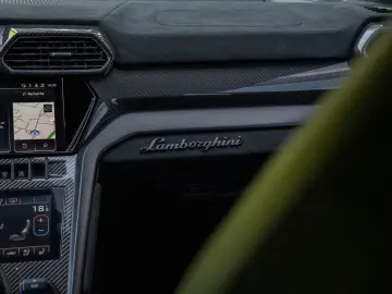 LAMBORGHINI Performante MY 25