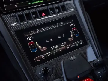 LAMBORGHINI Performante MY 25