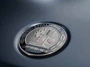 MERCEDES-BENZ AMG G 63 BURMESTER  3D CARBON