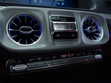 MERCEDES-BENZ AMG G 63 BURMESTER  3D CARBON