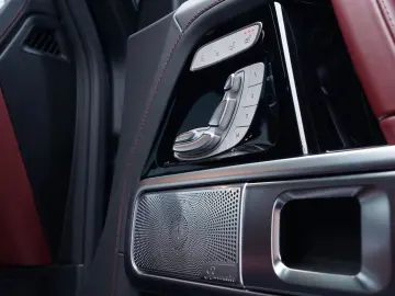MERCEDES-BENZ AMG G 63 BURMESTER  3D CARBON