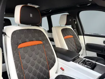 ROLLS ROYCE Cullinan 4 Seats Audio Series II