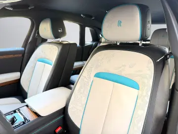 ROLLS ROYCE Ghost Series ll Theatre Picnic BeSpoke Massage