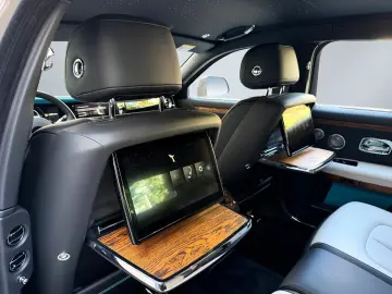 ROLLS ROYCE Ghost Series ll Theatre Picnic BeSpoke Massage