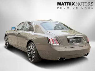 ROLLS ROYCE Ghost Series ll Theatre Picnic BeSpoke Massage