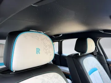 ROLLS ROYCE Ghost Series ll Theatre Picnic BeSpoke Massage