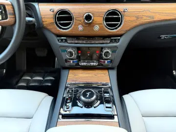 ROLLS ROYCE Ghost Series ll Theatre Picnic BeSpoke Massage