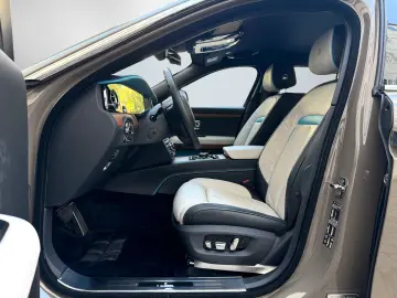 ROLLS ROYCE Ghost Series ll Theatre Picnic BeSpoke Massage