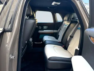 ROLLS ROYCE Ghost Series ll Theatre Picnic BeSpoke Massage