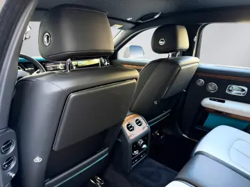 ROLLS ROYCE Ghost Series ll Theatre Picnic BeSpoke Massage