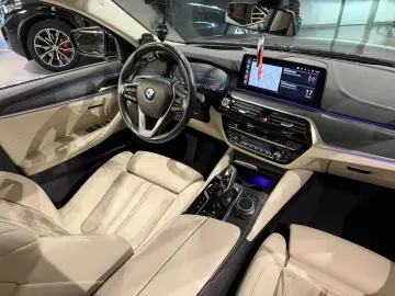 BMW 530D Luxury Line 286CP Mild Hibrid