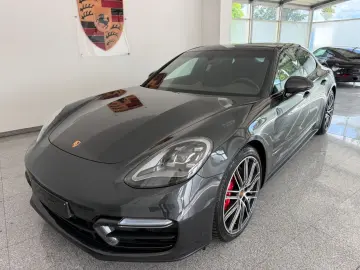 PORSCHE Panamera GTS