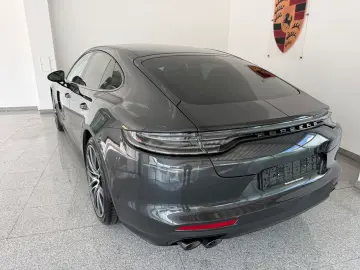 PORSCHE Panamera GTS