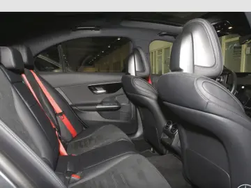 Mercedes-Benz C 300 e AMG Line Pano Distr. Plus 360