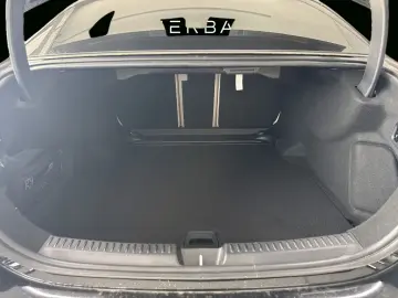 MERCEDES-BENZ E 220 d Limousine AMG SUPER 360 ACC SO…