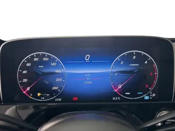 MERCEDES-BENZ E 220 d Limousine AMG SUPER 360 ACC SO…