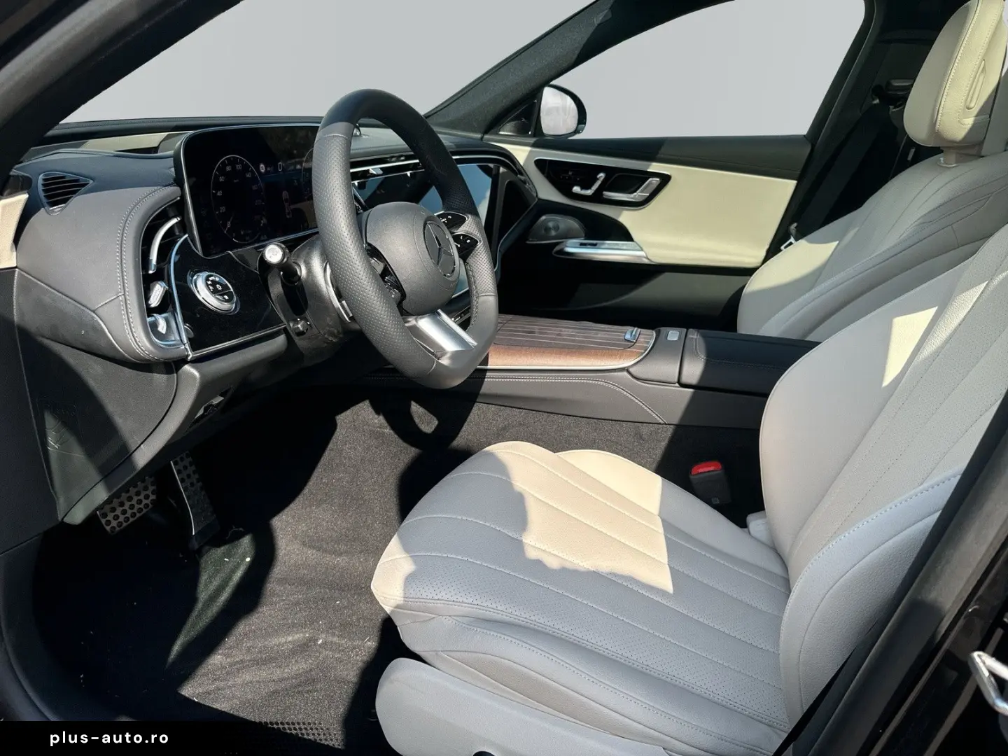 MERCEDES-BENZ E 200 AMG PremiumPlus  Pano  Superscreen