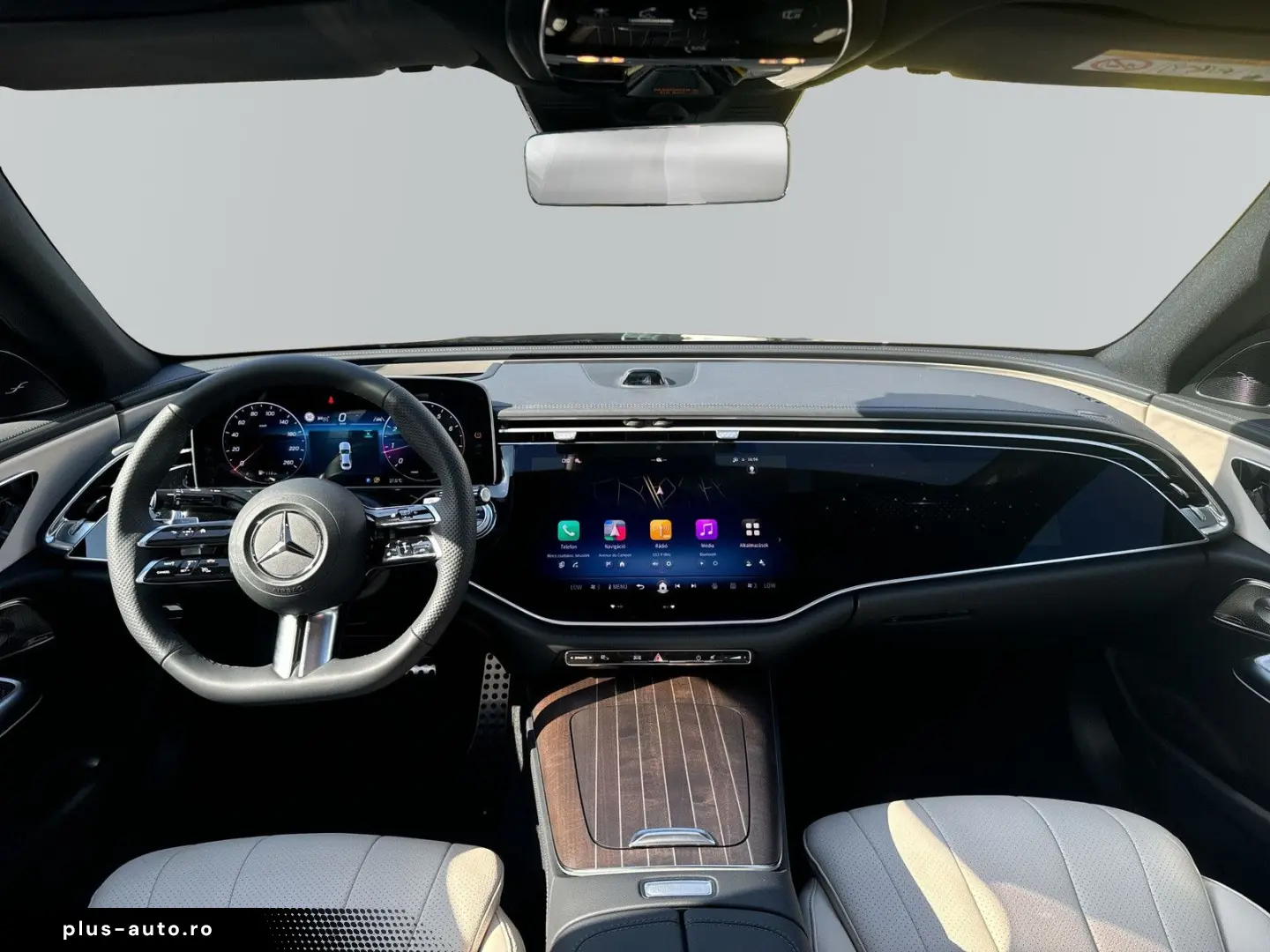 MERCEDES-BENZ E 200 AMG PremiumPlus  Pano  Superscreen
