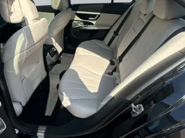 MERCEDES-BENZ E 200 AMG PremiumPlus  Pano  Superscreen
