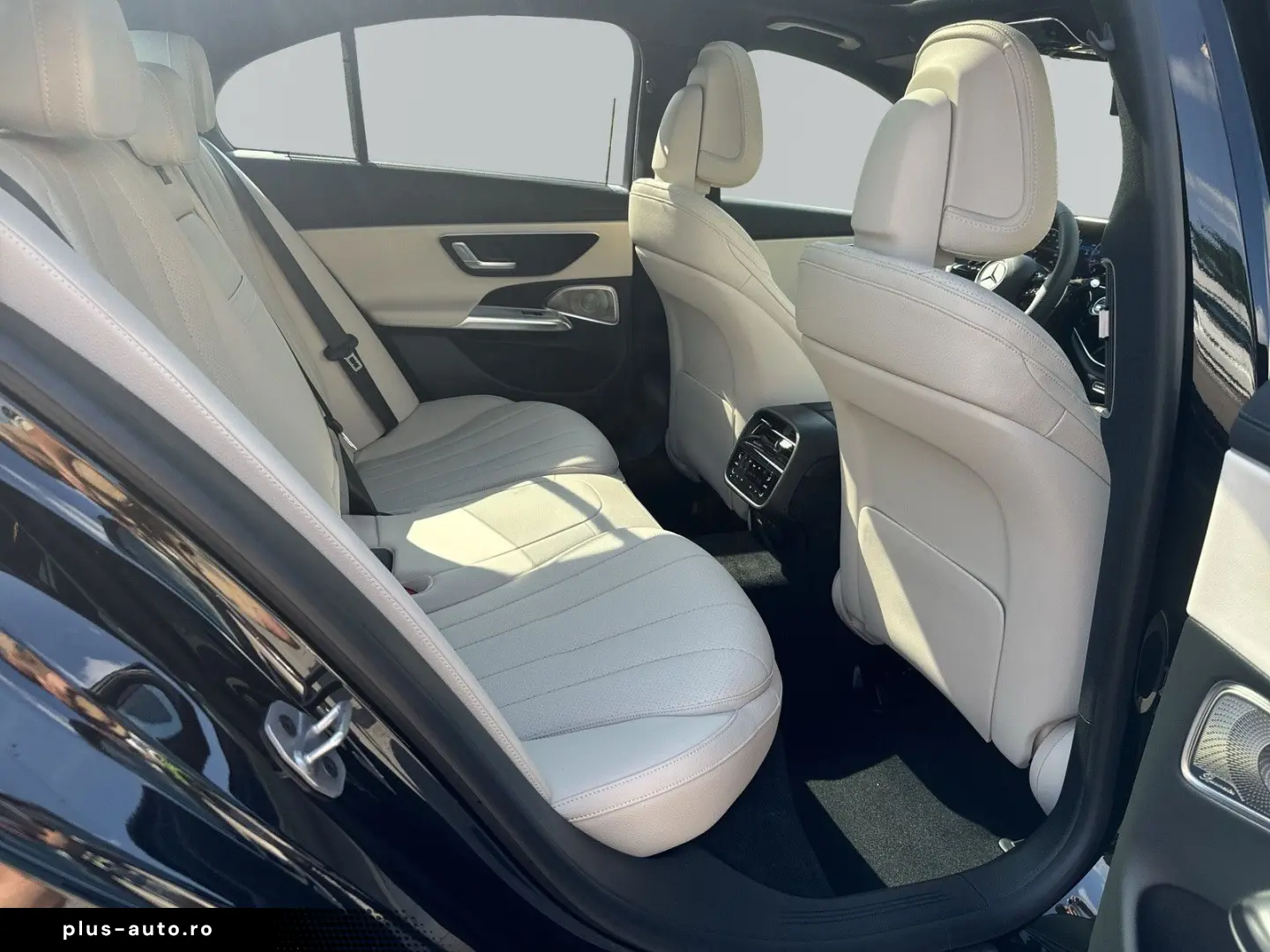 MERCEDES-BENZ E 200 AMG PremiumPlus  Pano  Superscreen